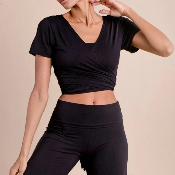 Layla Wrap Top Black - Picture 1 of 4